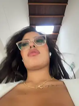 MystiqueXXX webcam