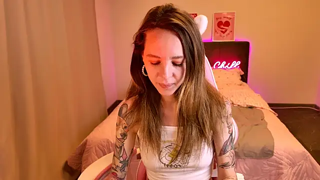 MiaGraham1 webcam