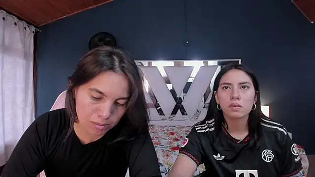 Soffy_and_Emily webcam