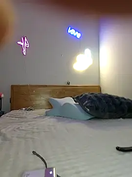 MissAndKiss webcam