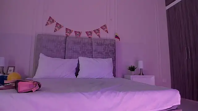 Emma-Velez webcam