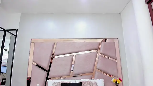 KylieGretchen webcam