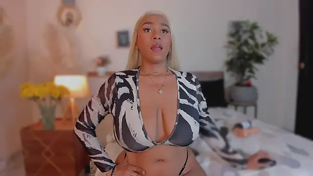 YariRose webcam