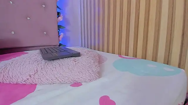 lovely__kiss__ webcam