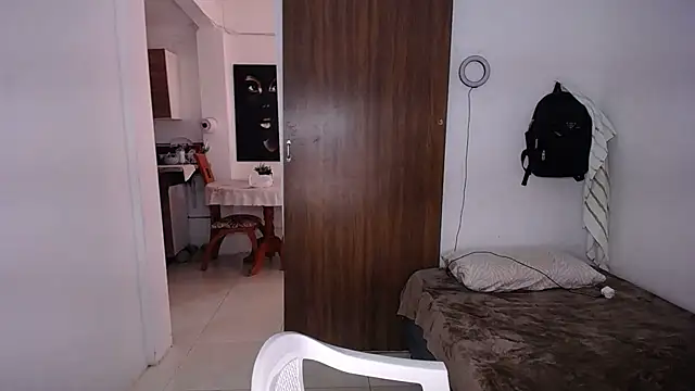 yselahot live cam on StripChat