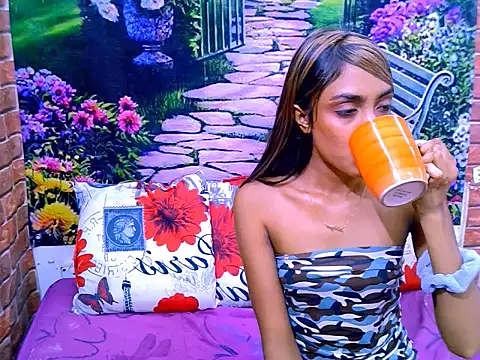 IndianPretty14u2Luv webcam