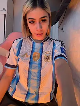 nenitatierna1 - Nenitatierna1's free webcam - UK Sex Cams