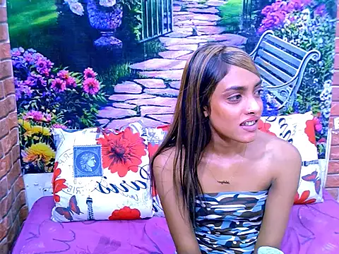 IndianPretty14u2Luv webcam