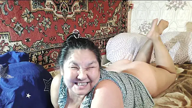 Zulfiya_Bruce webcam