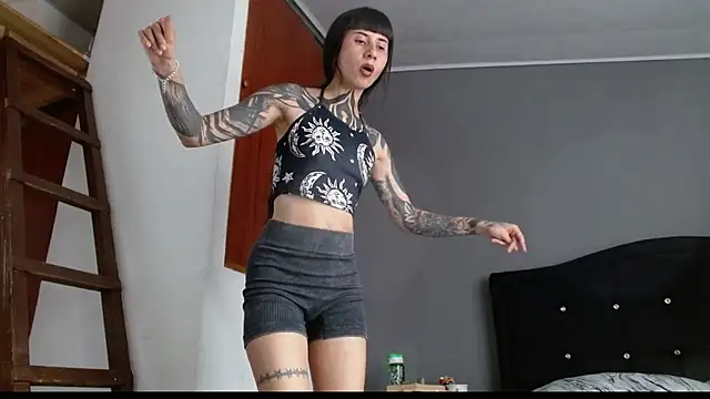 Emilia_1995 webcam
