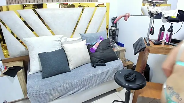 Luna_Naughty1 webcam