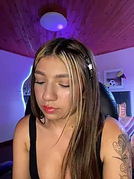 Isabella18_pink webcam