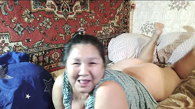 Zulfiya_Bruce live cam on StripChat