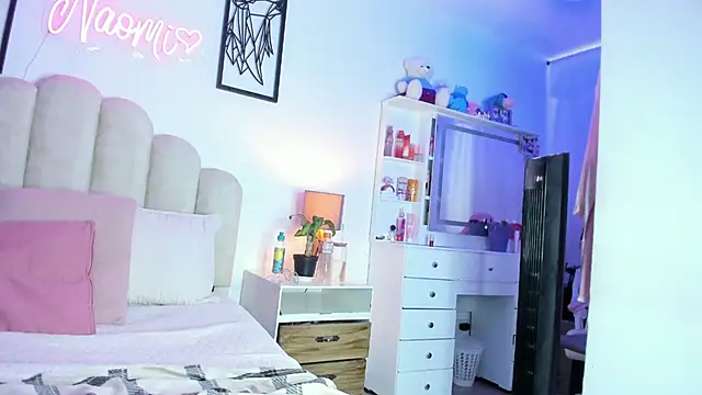 NaomiAsha webcam