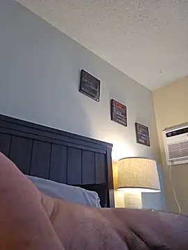 Roddog18 live sex cam