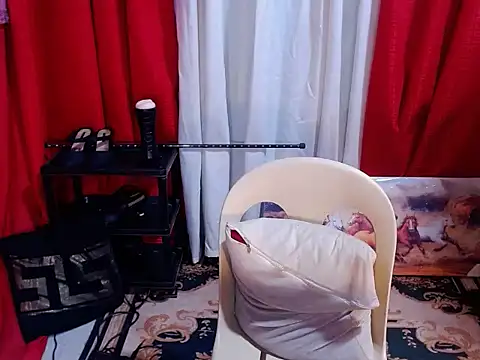 ExoticBigcockQueen webcam