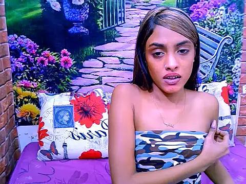 IndianPretty14u2Luv webcam