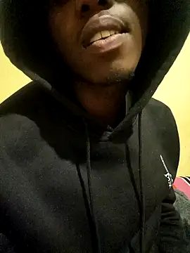 MaskedWithCum webcam