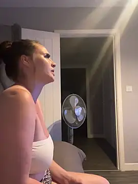 Poppylooloo webcam