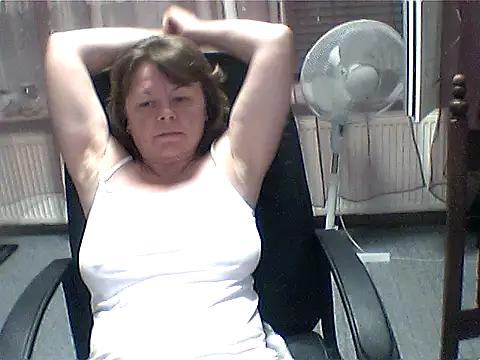 MoonLady40 webcam