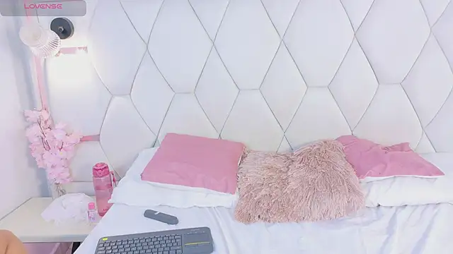 AnahTaylor webcam
