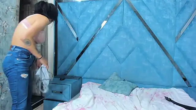 Lila_Sg webcam
