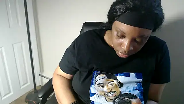 Sexymona1218 webcam