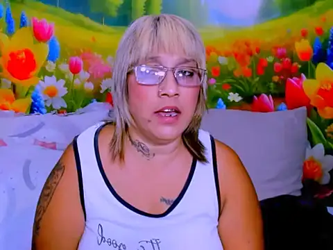indianroxy webcam