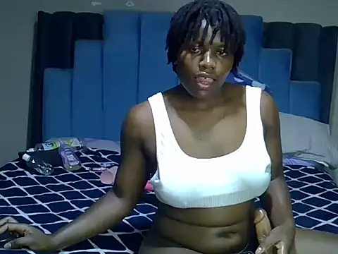 melanin_moon live cam on StripChat
