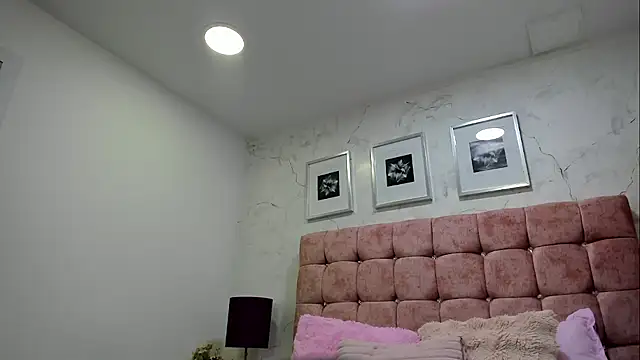 KatalinaLaurent live cam on StripChat