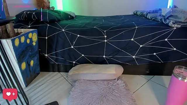 Naughty_Blue webcam
