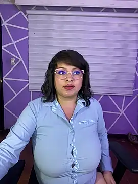 MiiaaJoness webcam
