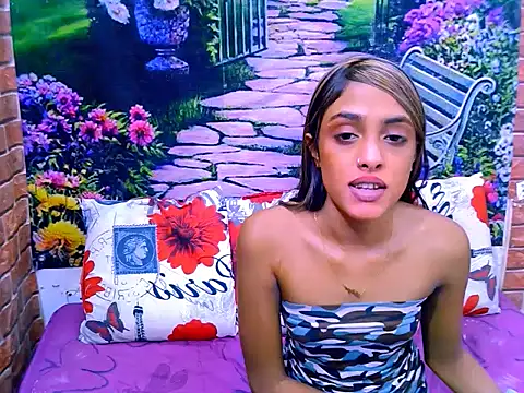 IndianPretty14u2Luv webcam