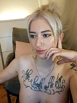Gina-Lumara webcam