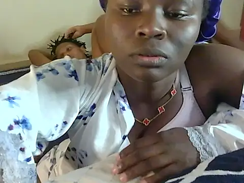 roziebeauty webcam