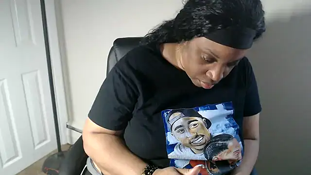 Sexymona1218 webcam