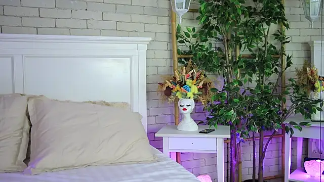 EmillyBronte Live Web Cam Show