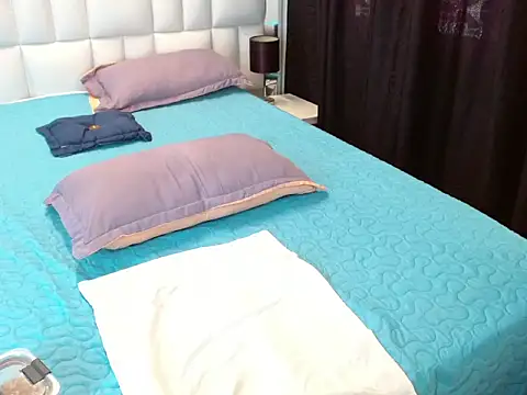 Katy_Jhomson webcam