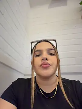 Colibri_xxx live cam on StripChat