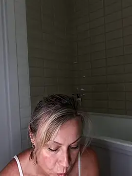 Elle_Milfa webcam