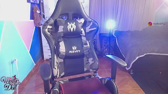 Mysticdooll69 webcam