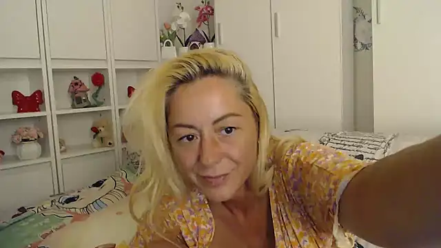 _karolynesyera_ webcam