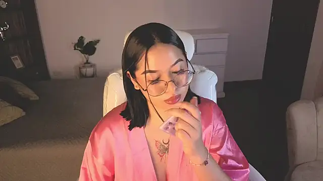 Renaxi_Smith live cam on StripChat