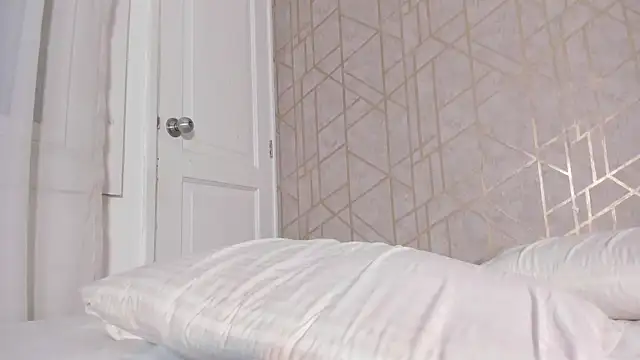 MiiaaVelvet webcam