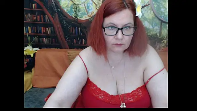 PlayfullMature webcam