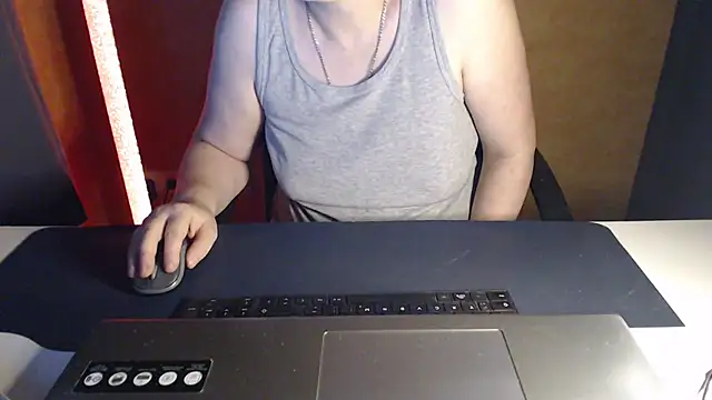 SweetPhoenix76 webcam
