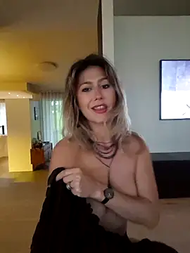 CelynaRoss webcam