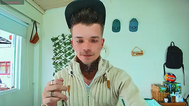 Gold_Loyal77 webcam