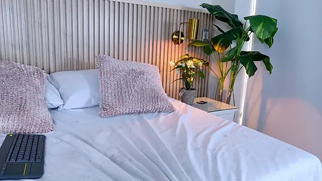 nina_gb webcam