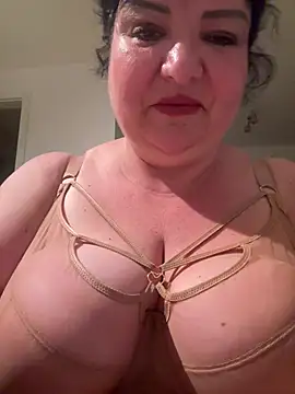 curvymilfmicha webcam